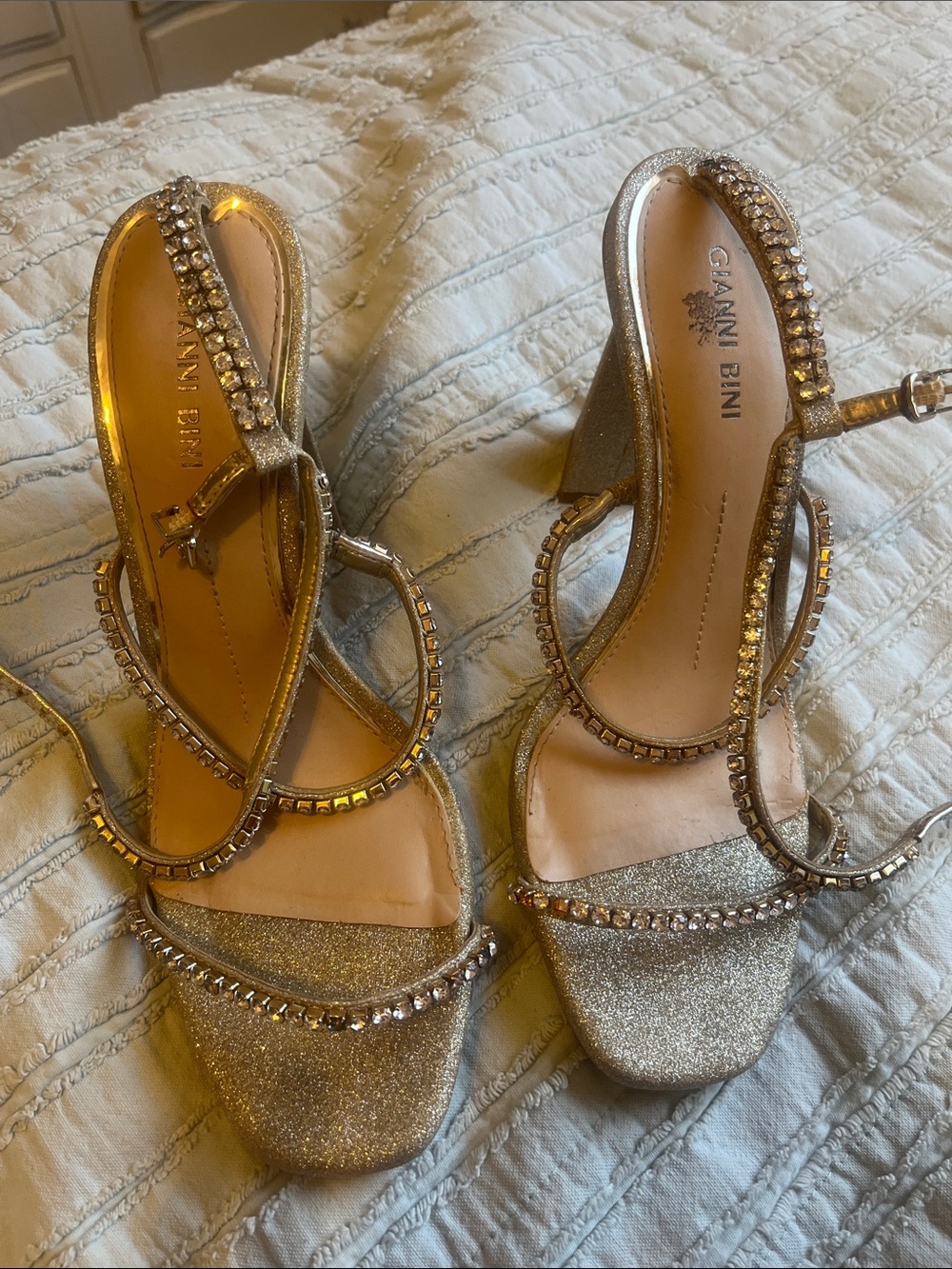 Gianni Bini gold heels scrappy sandles sparkle glitter rhinestone 8
